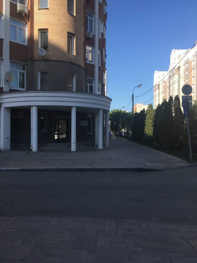 Вход в клинику психотерапии Фрейм4